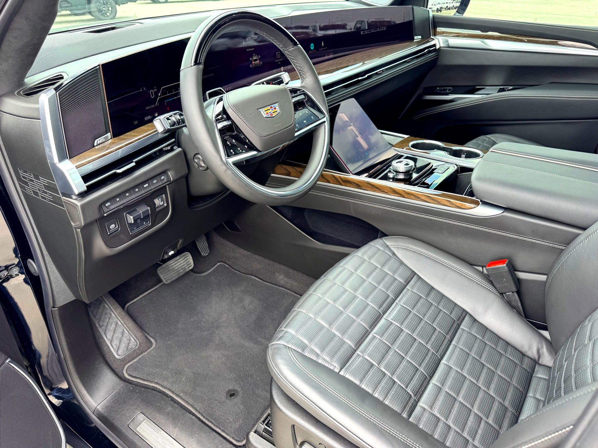 Used 2025 Cadillac Escalade ESV Sport Platinum image 14