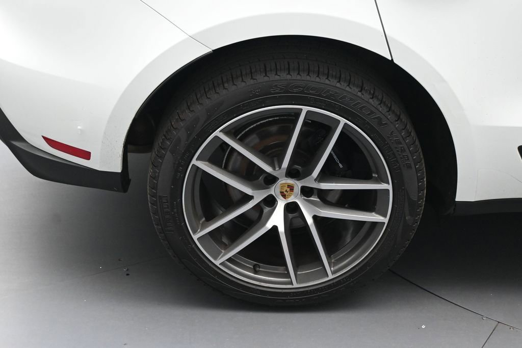 Used 2023 Porsche Macan AWD/4WD image 12