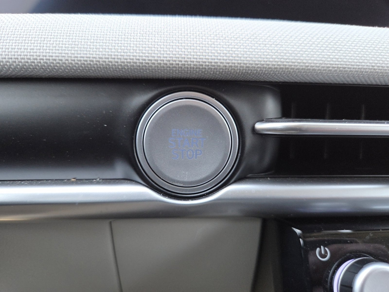 Used 2025 Hyundai Tucson Limited image 12