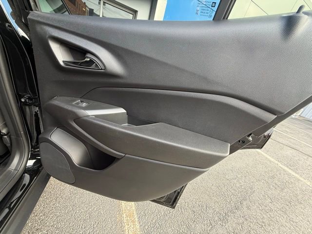 New 2026 Chevrolet Trax LT w/ Sunroof Package FWD image 17