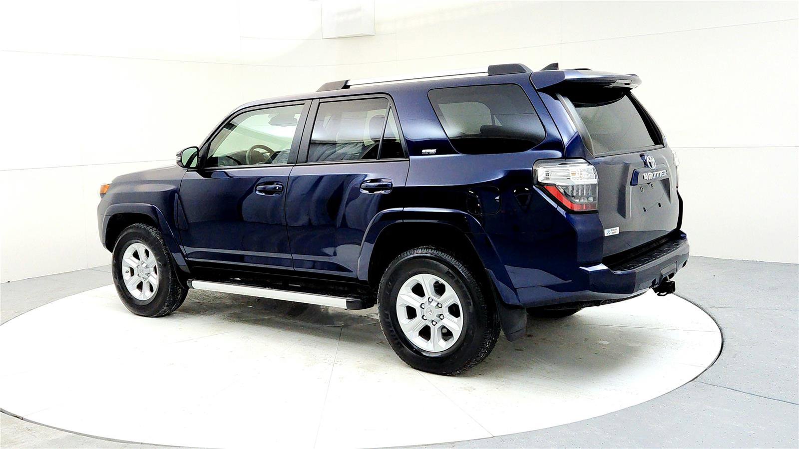 Used 2020 Toyota 4Runner SR5 Premium image 4