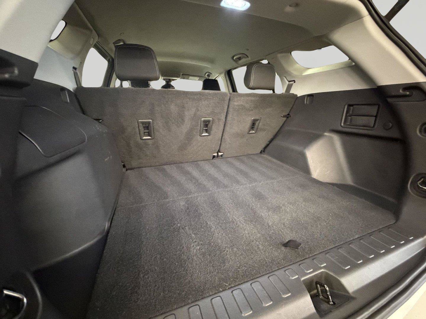 Used 2022 GMC Terrain SLE w/ Driver Convenience Package AWD/4WD image 13