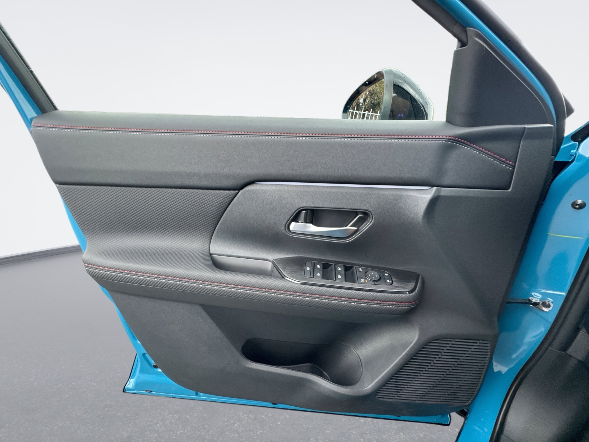 New 2027 Nissan Kicks SR FWD image 28