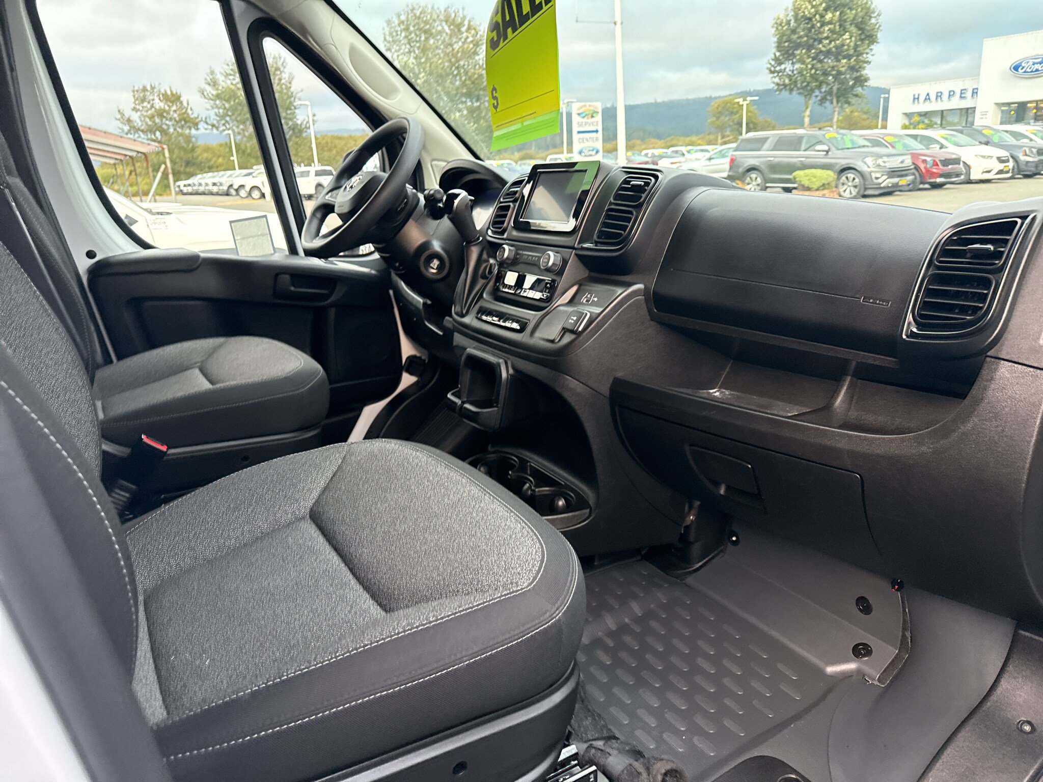 Used 2025 RAM ProMaster 2500 w/ U-Haul Equipment Group FWD image 21