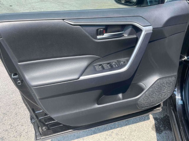 Certified 2025 Toyota RAV4 XLE AWD/4WD image 18