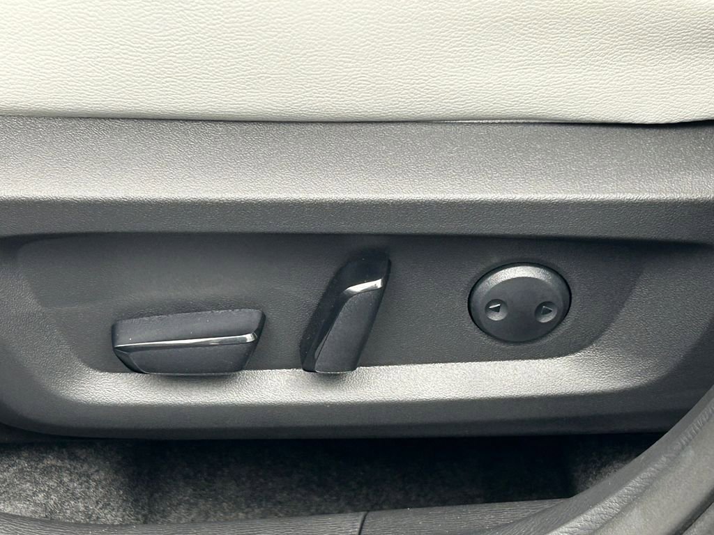 New 2026 Mitsubishi Outlander SEL FWD image 13