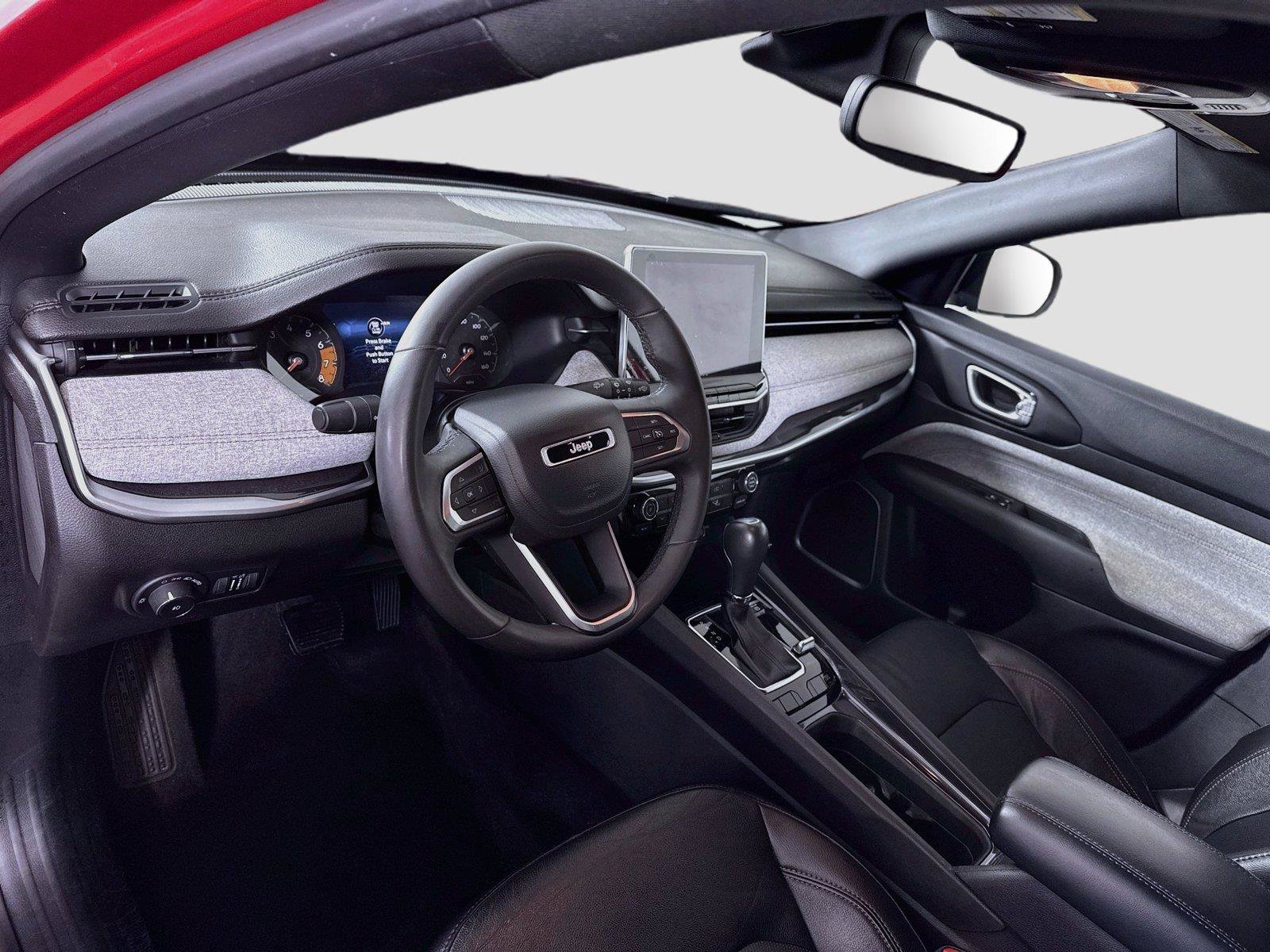 Used 2023 Jeep Compass Latitude AWD/4WD image 3