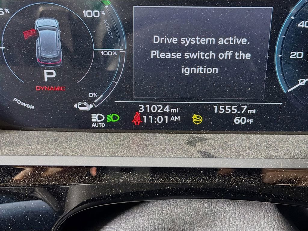 Used 2022 Audi e-tron Premium Plus image 14