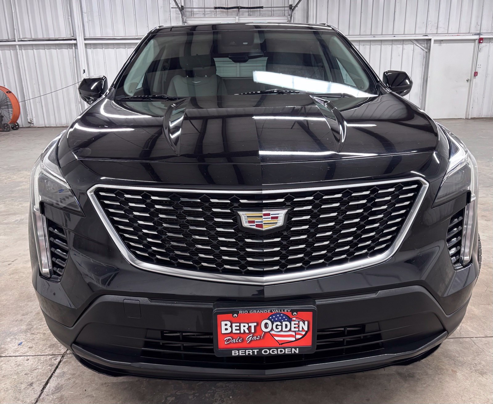 Used 2023 Cadillac XT4 Luxury FWD image 2