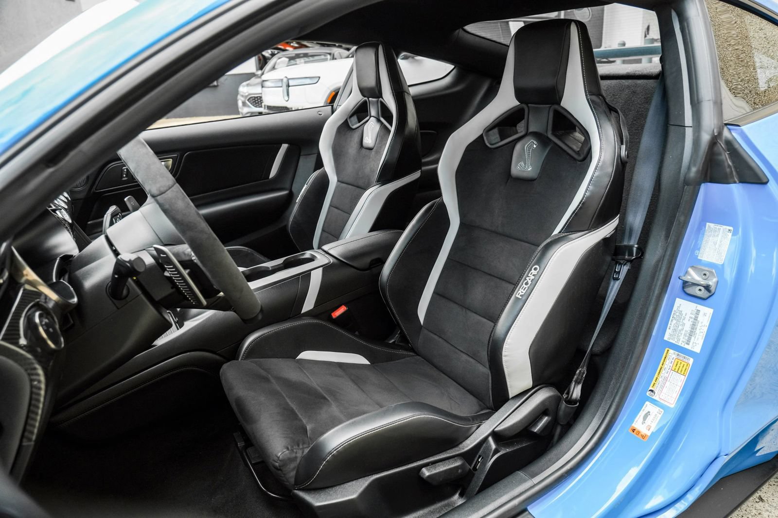 Used 2022 Ford Mustang Shelby GT500 w/ Carbon Fiber Track Pack RWD image 30