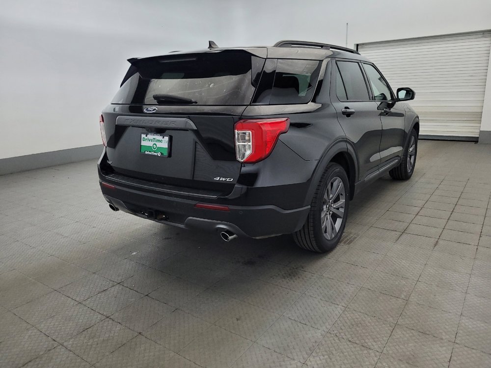Used 2022 Ford Explorer XLT w/ Equipment Group 202A AWD/4WD image 9