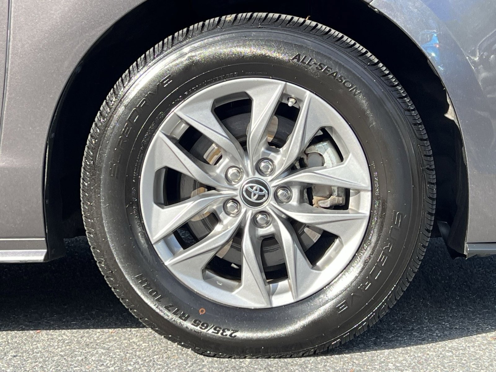 Used 2024 Toyota Sienna XLE FWD image 10