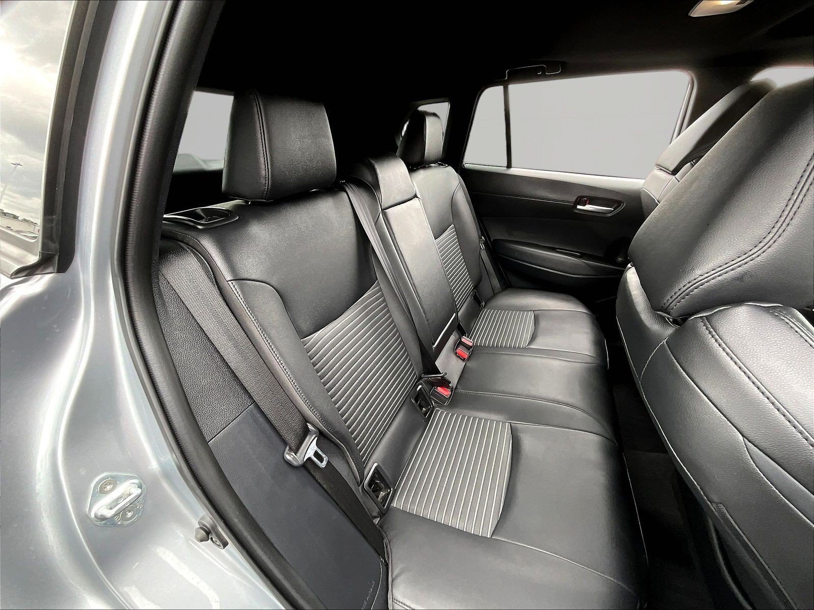 Used 2024 Toyota Corolla Cross AWD Hybrid w/ Convenience Package image 25