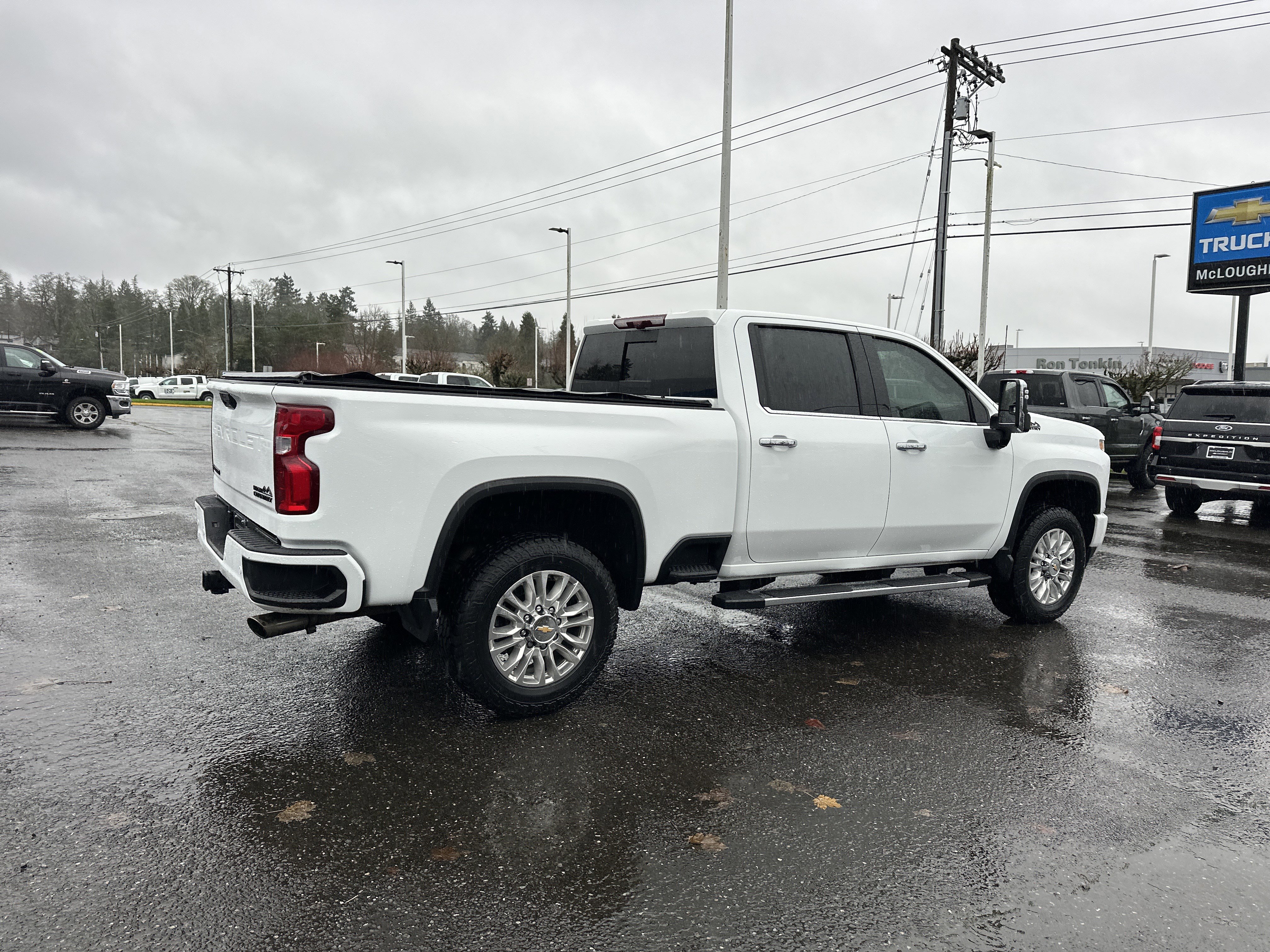 Used 2023 Chevrolet Silverado 3500 High Country w/ Z71 Off-Road Package image 6