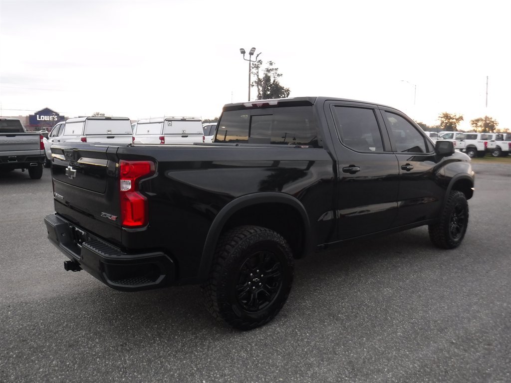 Used 2022 Chevrolet Silverado 1500 ZR2 w/ Technology Package image 2