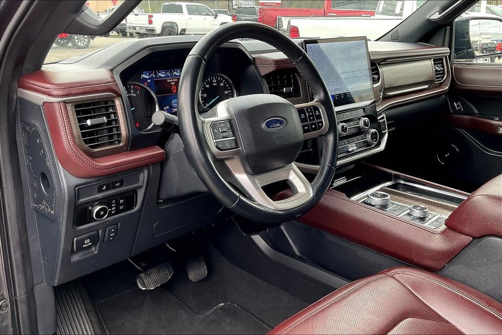 Used 2024 Ford Expedition Limited image 13