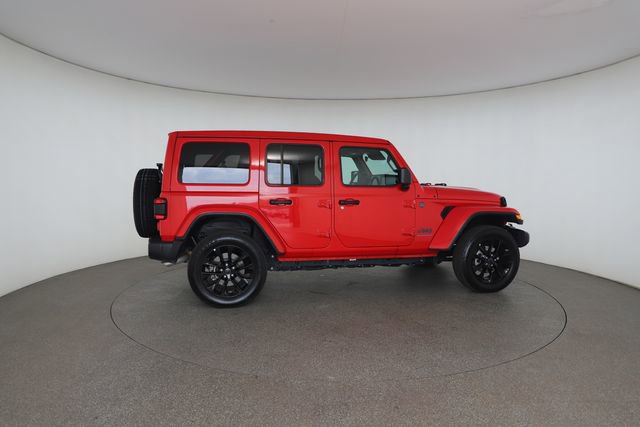 Used 2025 Jeep Wrangler Unlimited Sahara w/ Safety Group AWD/4WD image 25