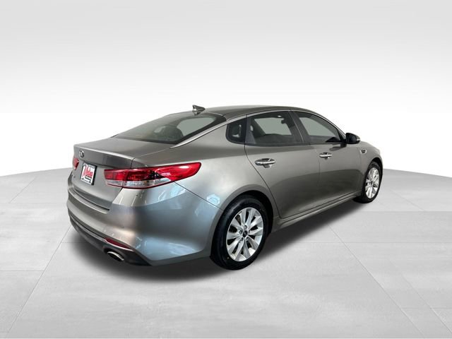 Used 2018 Kia Optima LX w/ 17" Alloy Wheels Package image 7