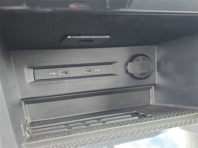 New 2026 Volkswagen Taos SE FWD image 18