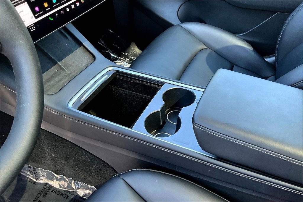 Used 2022 Tesla Model Y Long Range image 17