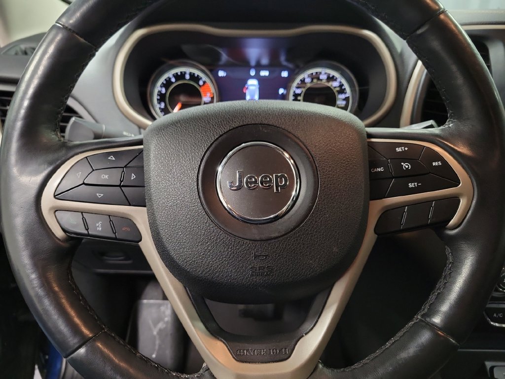 Used 2018 Jeep Cherokee Limited AWD/4WD image 24