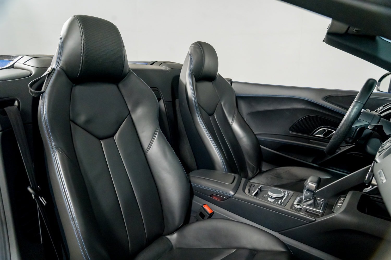 Used 2021 Audi R8 V10 w/ Premium Package RWD image 41