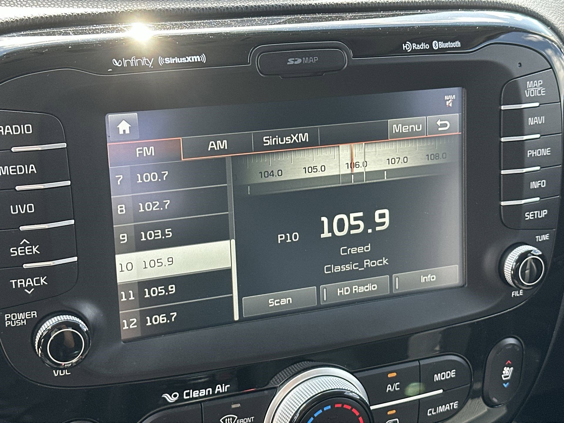 Used 2016 Kia Soul ! w/ Premium Package image 12