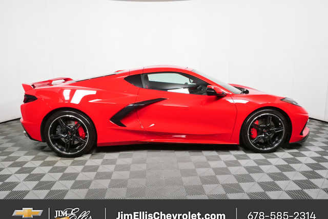 Used 2021 Chevrolet Corvette Stingray Premium Cpe w/ Z51 Performance Package RWD image 2
