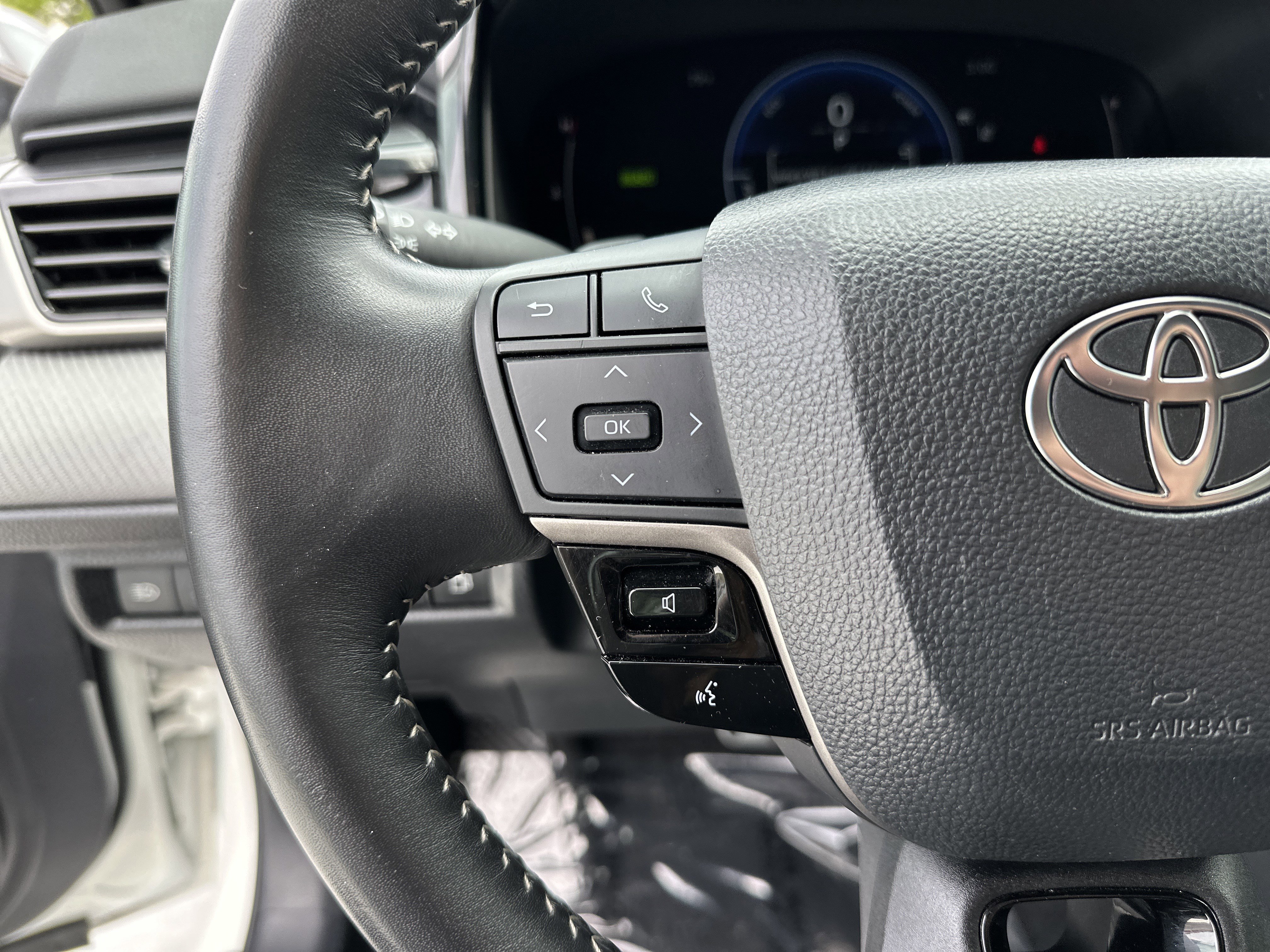 Certified 2025 Toyota Camry SE FWD image 19