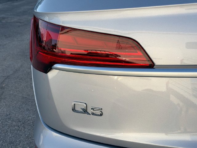 Used 2023 Audi Q5 2.0T Premium w/ Convenience Package AWD/4WD image 10