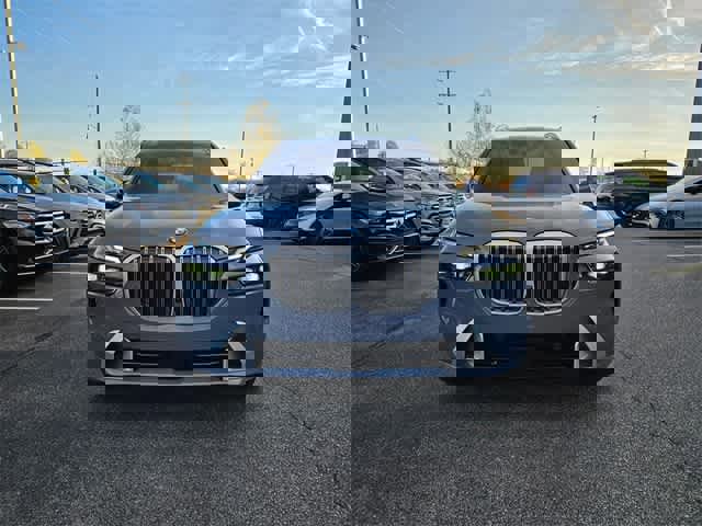 Used 2024 BMW X7 xDrive40i image 9