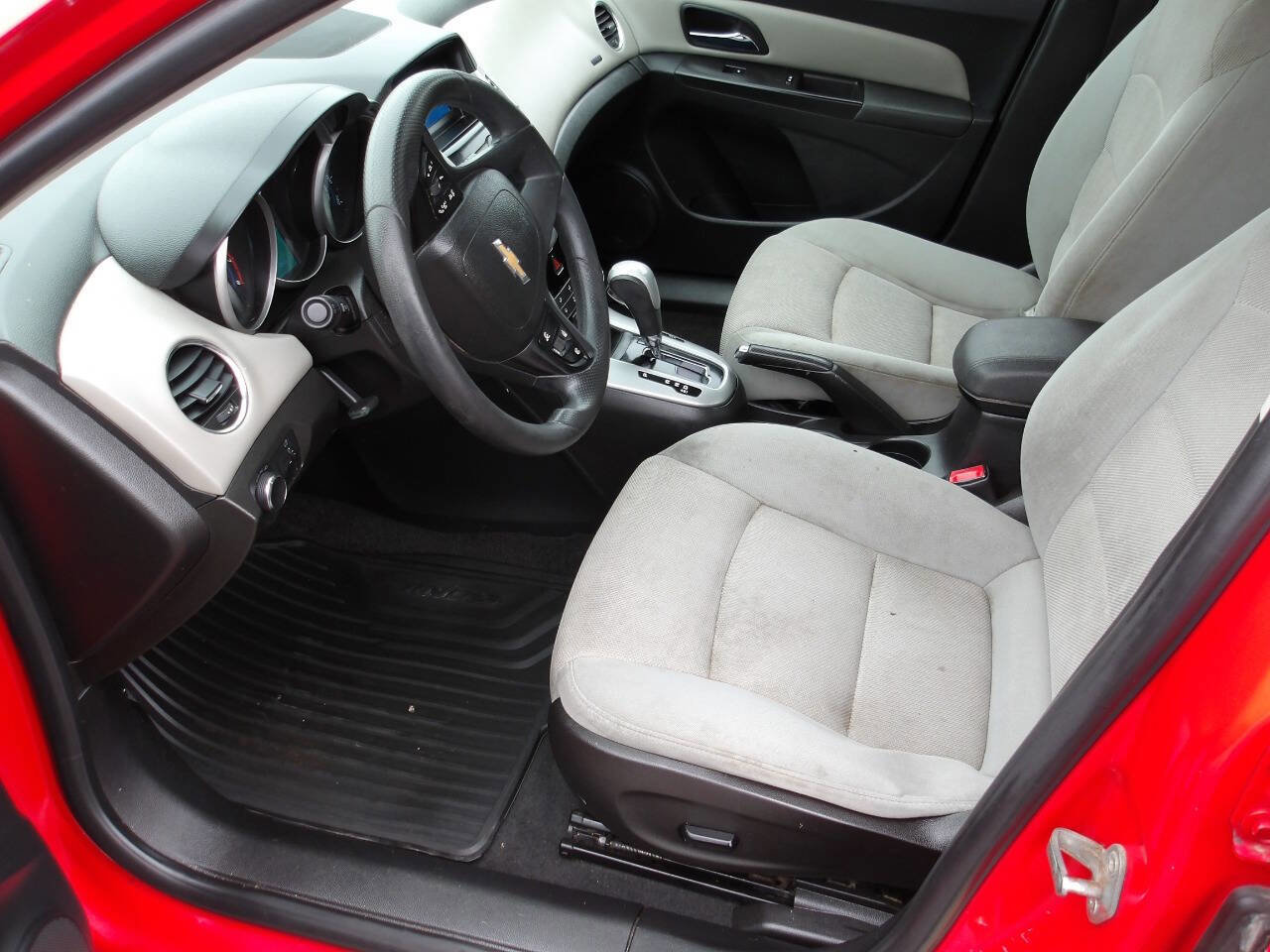 Used 2015 Chevrolet Cruze LT image 5