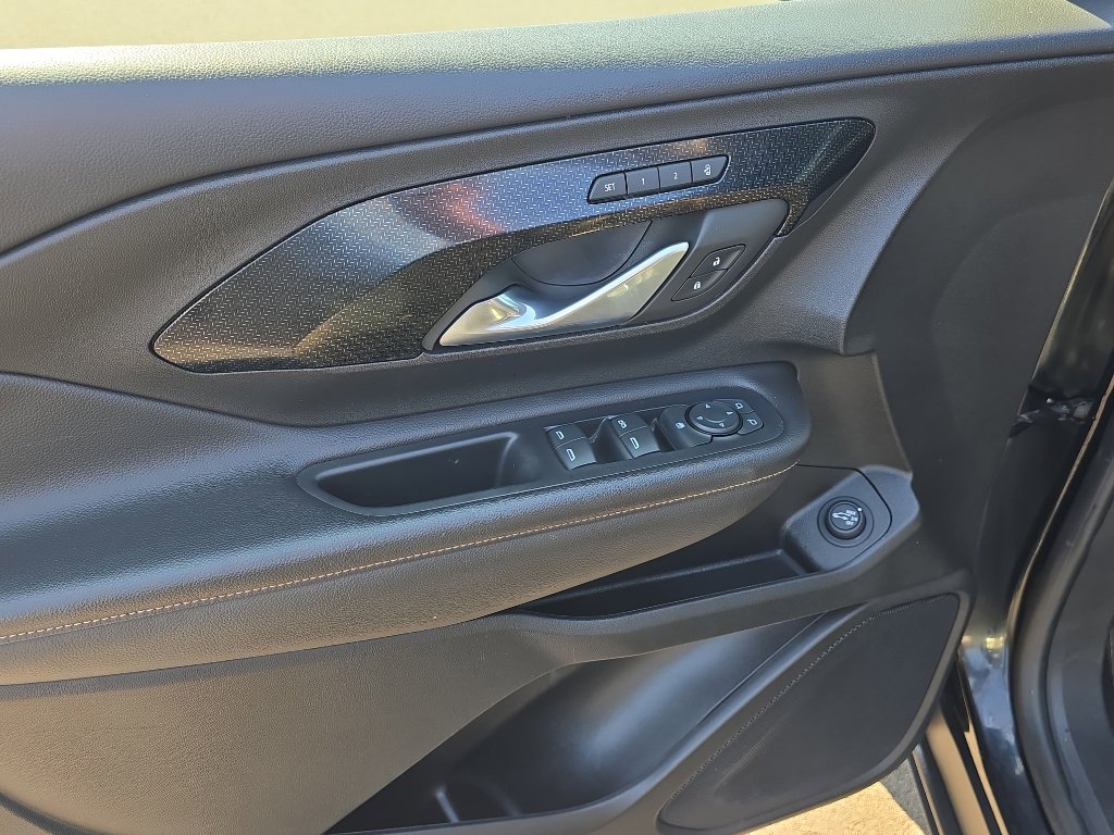 Used 2023 GMC Terrain AT4 image 12