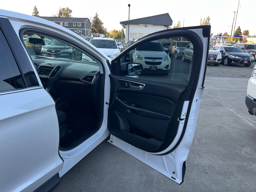 Used 2015 Ford Edge SEL w/ Equipment Group 201A AWD/4WD image 16