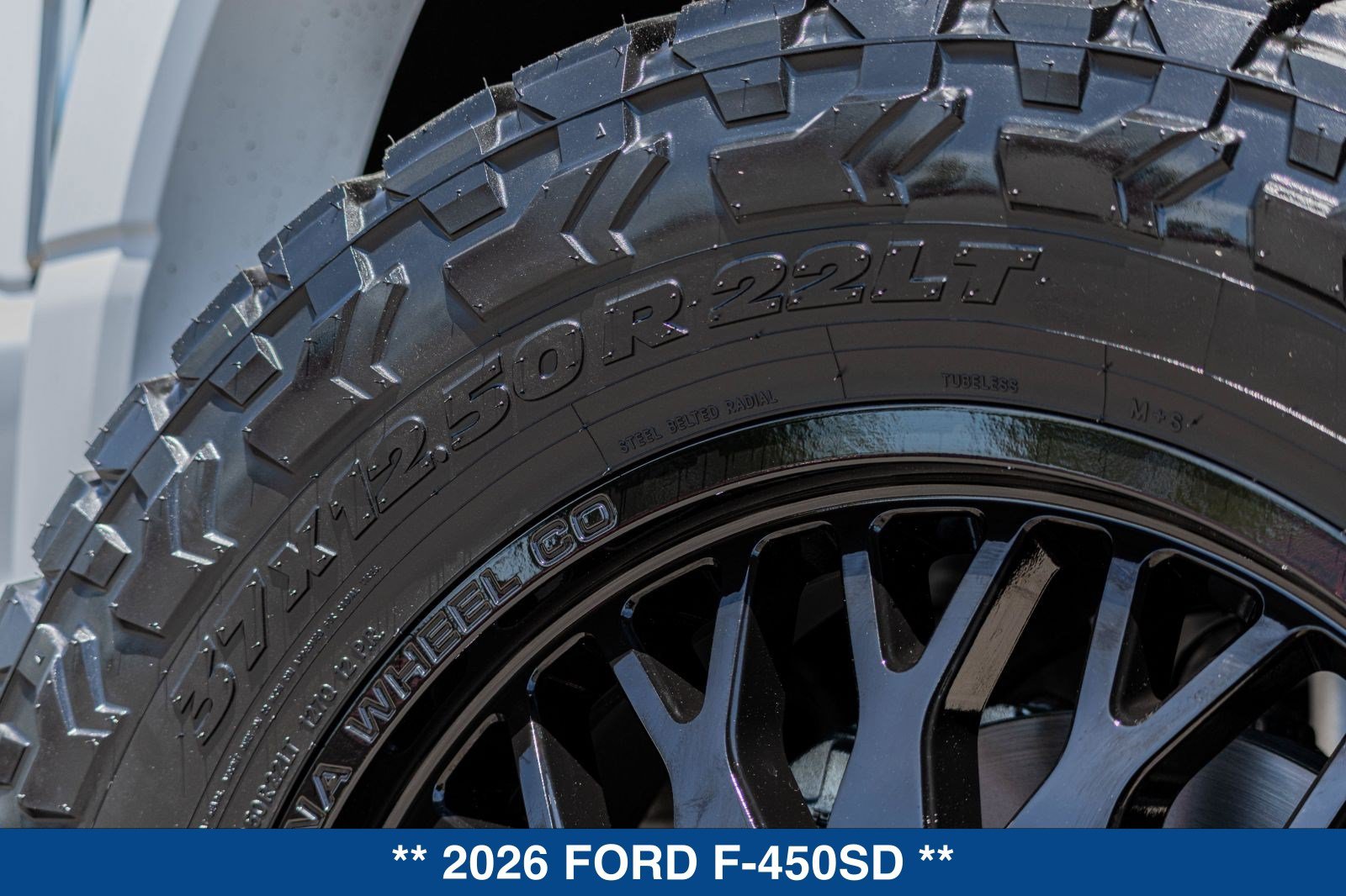 New 2026 Ford F450 XLT w/ FX4 Off-Road Package AWD/4WD image 24