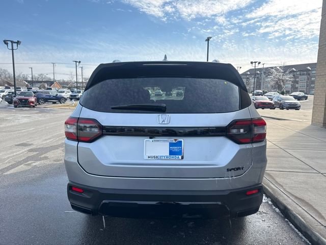 New 2026 Honda Pilot Sport image 3
