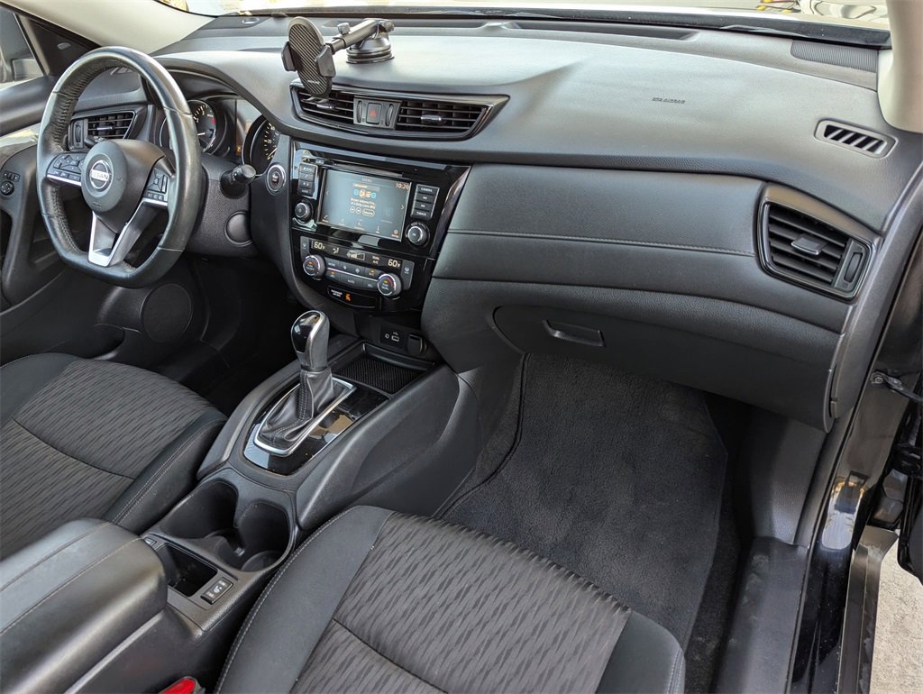 Used 2018 Nissan Rogue SV image 19