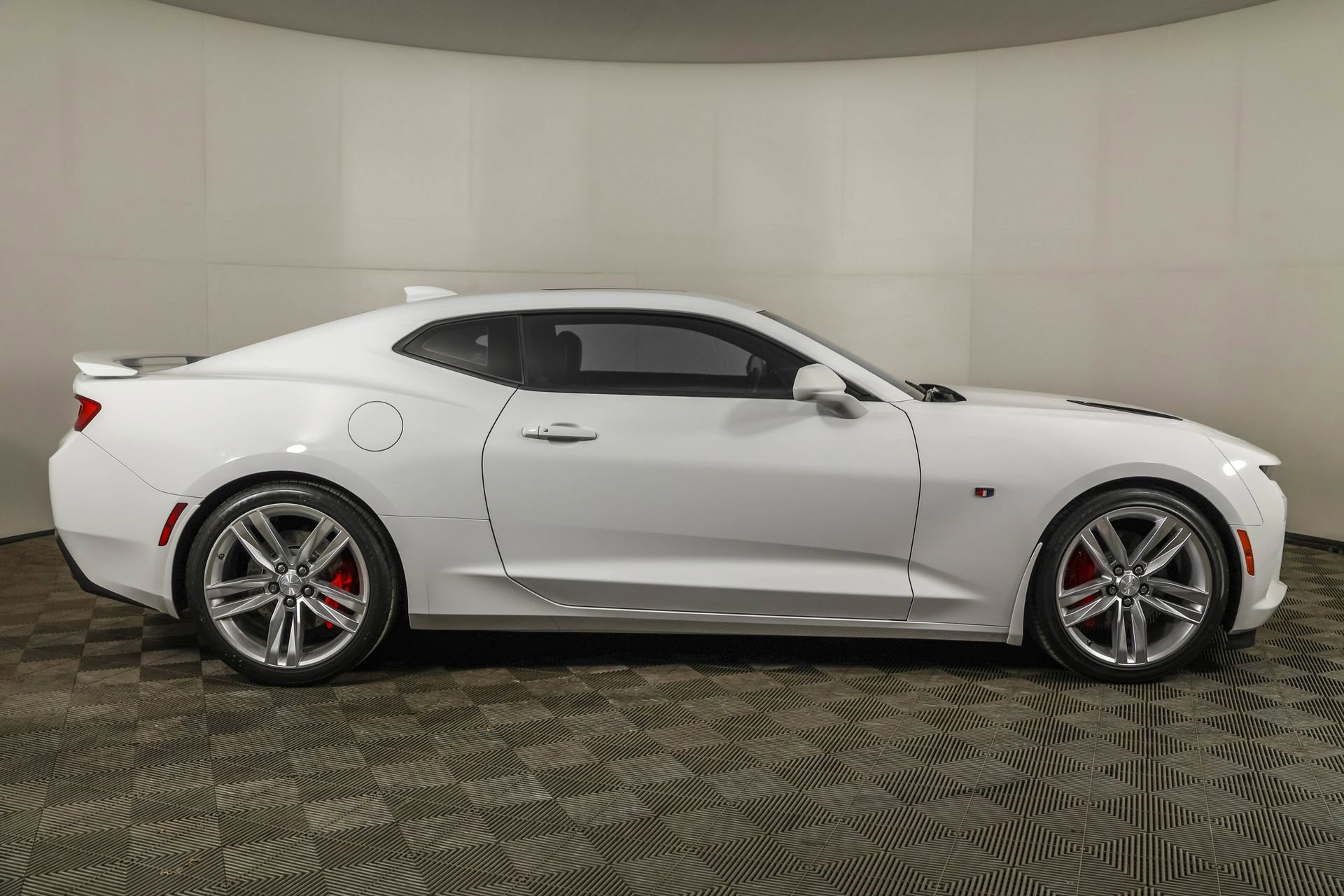 Used 2018 Chevrolet Camaro SS image 16