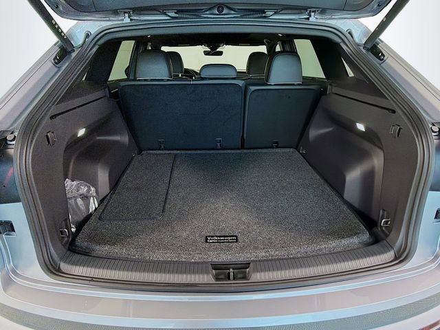 New 2026 Volkswagen Atlas Cross Sport SEL Premium R-Line image 28