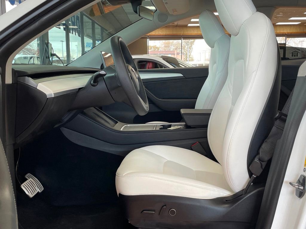 Used 2022 Tesla Model Y Performance image 11