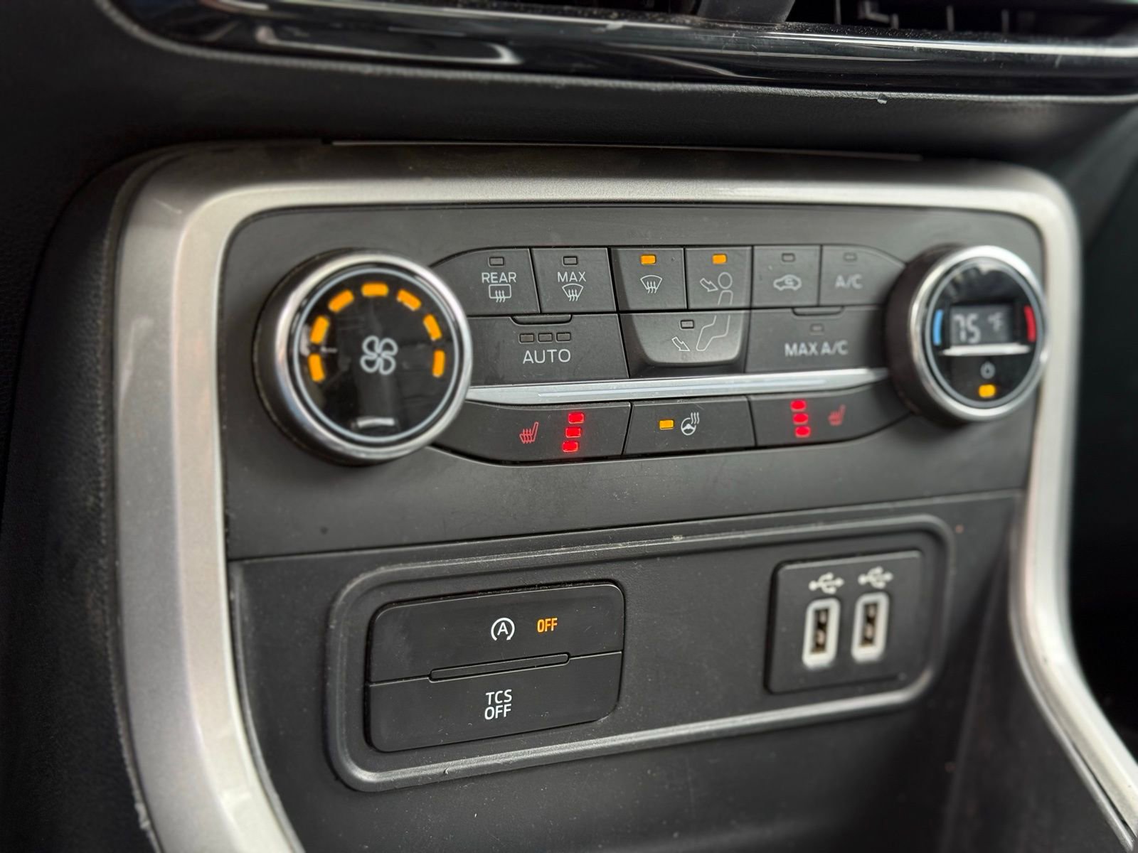 Used 2020 Ford EcoSport Titanium image 19