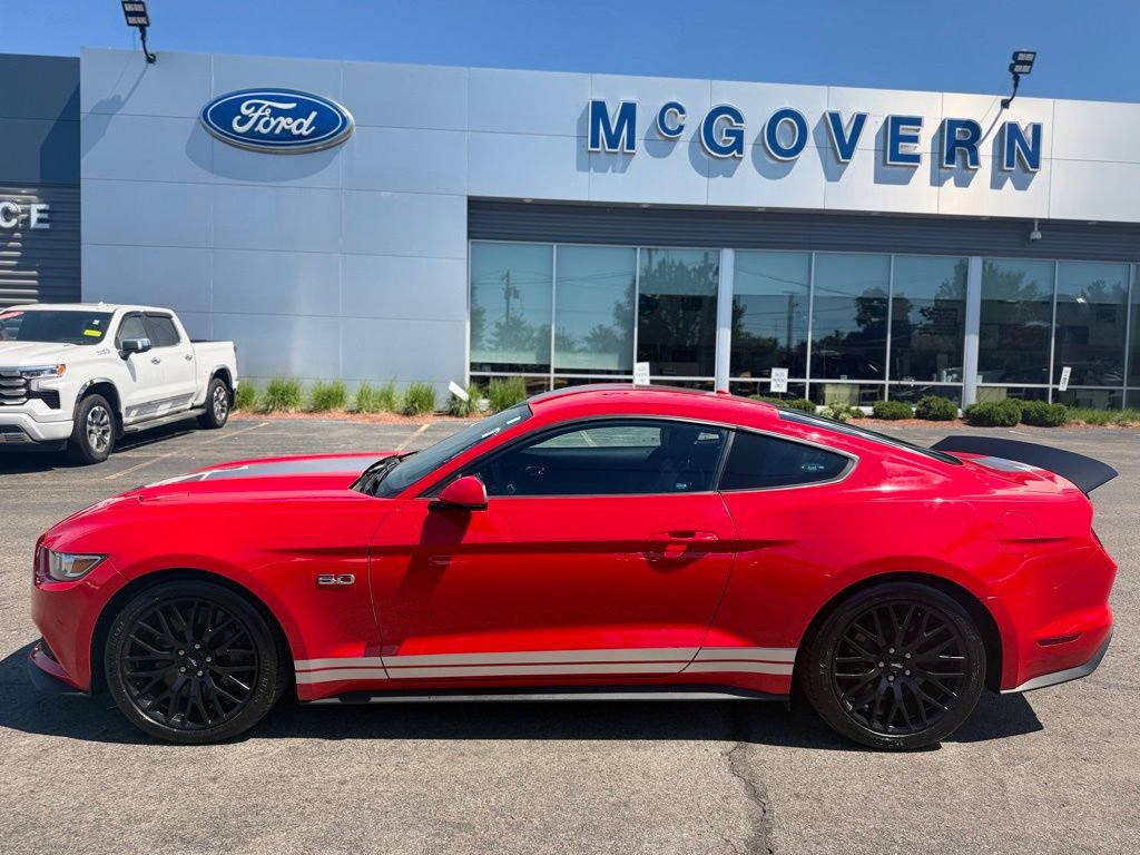 Used 2017 Ford Mustang GT Premium w/ GT Performance Package RWD image 3