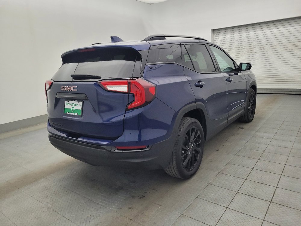 Used 2023 GMC Terrain SLT w/ Tech Package image 9