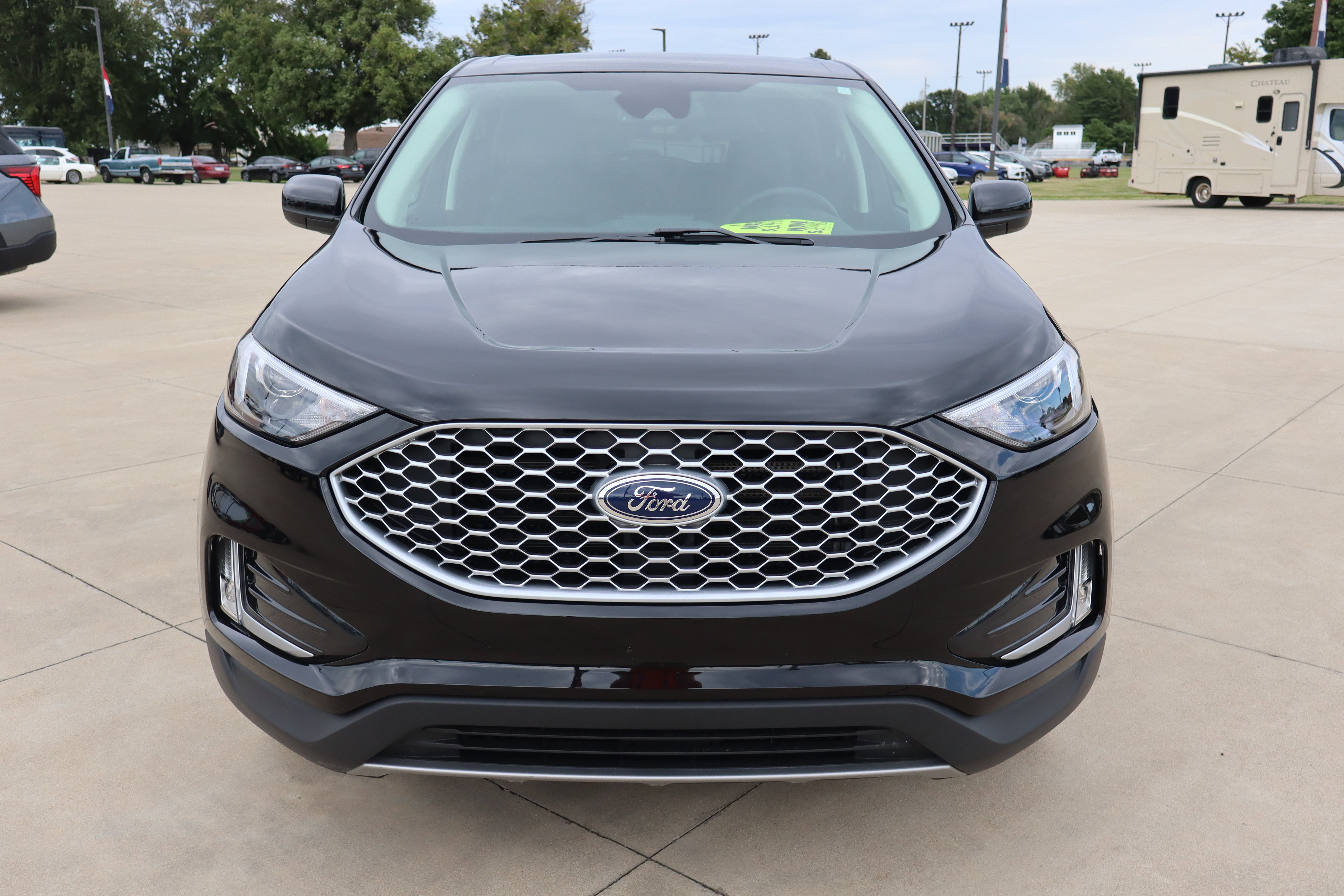 Used 2024 Ford Edge SEL w/ Convenience Package AWD/4WD image 3