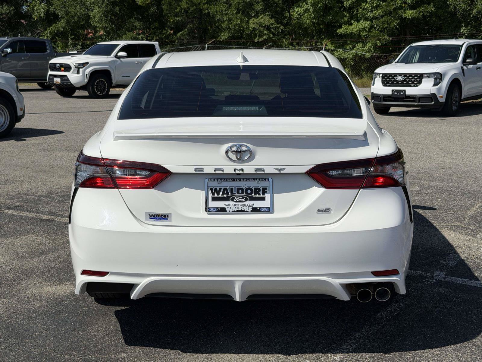 Used 2024 Toyota Camry SE FWD image 3