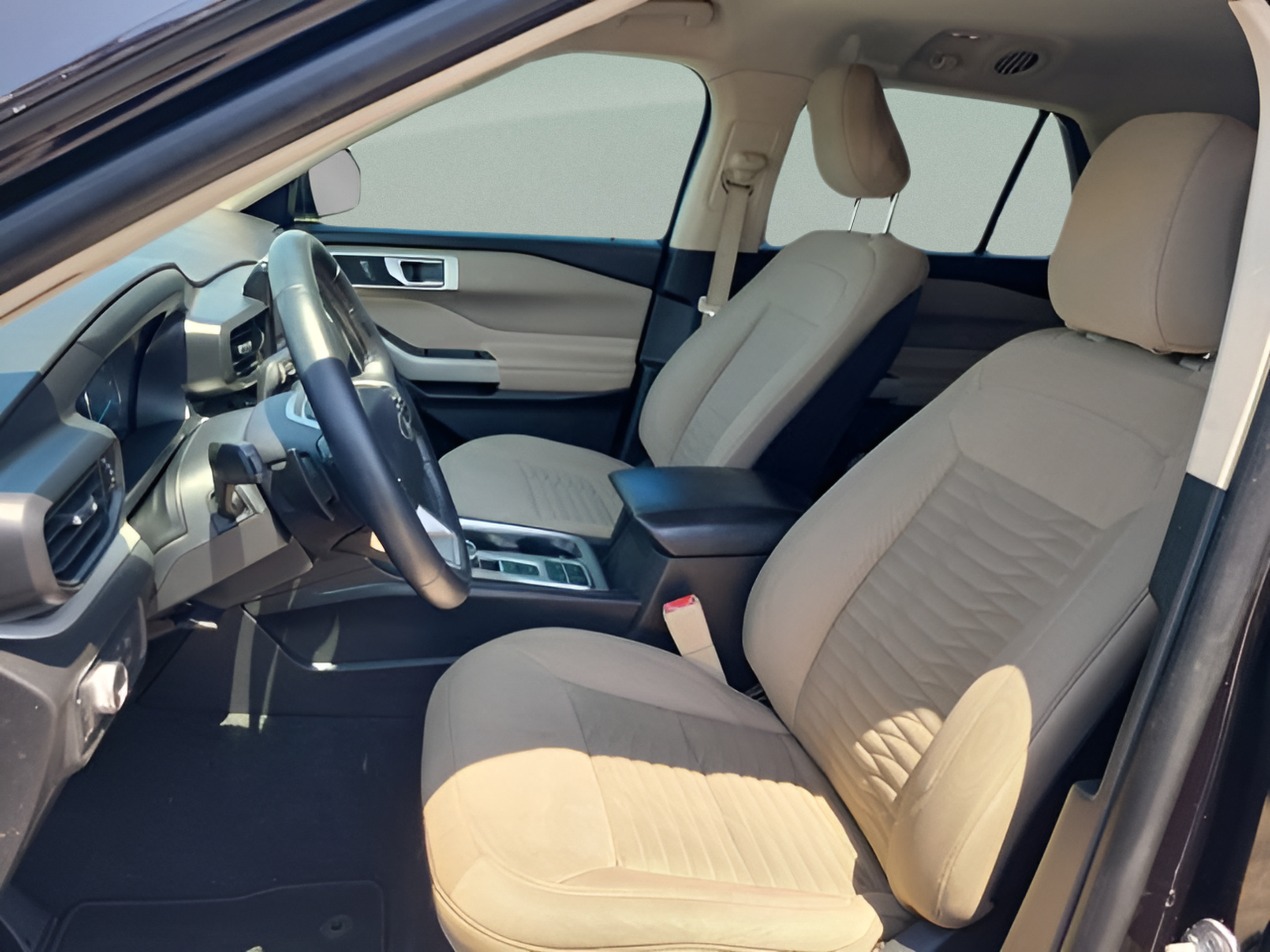 Used 2020 Ford Explorer XLT RWD image 17