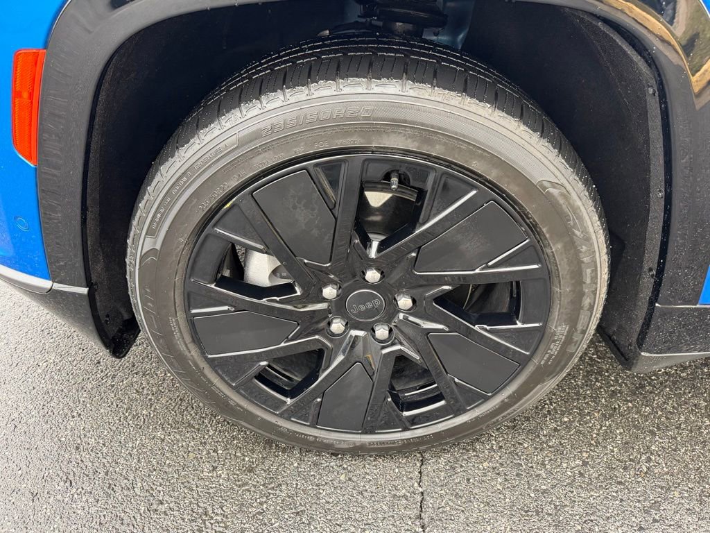 Used 2025 Jeep Wagoneer S Launch Edition image 12