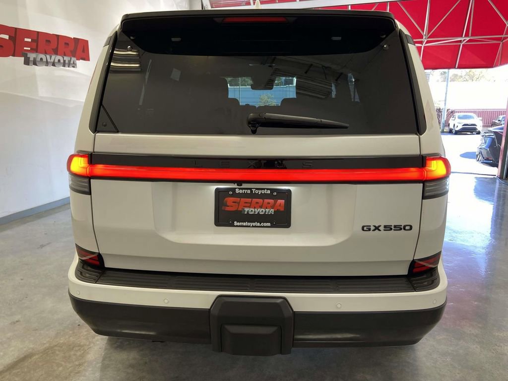 Used 2024 Lexus GX 550 w/ Accessory Package (2T) AWD/4WD image 4
