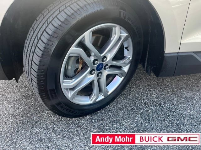 Used 2017 Ford Edge Titanium w/ Technology Package FWD image 17