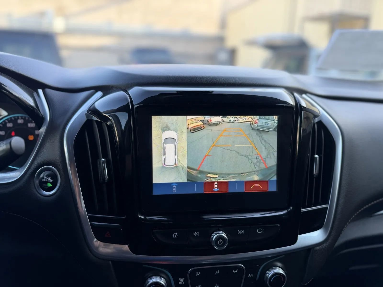 Used 2019 Chevrolet Traverse LT w/ LT Premium Package AWD/4WD image 35